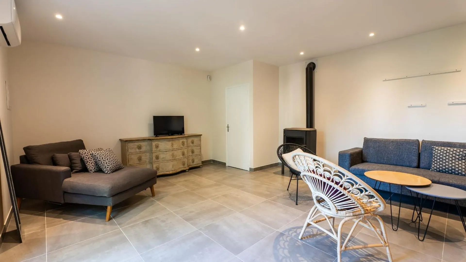 منزل الضيف Ventabren  في Domaine De La Rose Comtesse - 5 Etoiles - Exception En Provence منزل ريفي