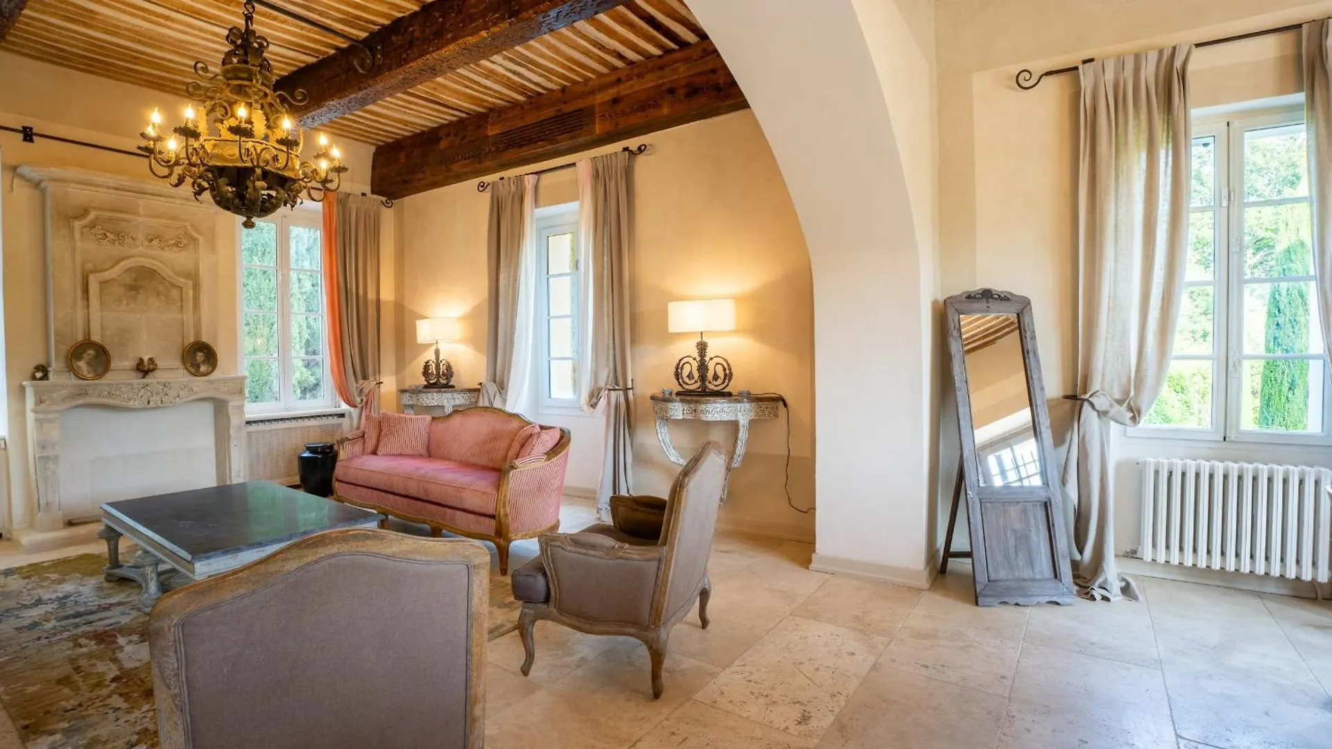 منزل الضيف Ventabren  في Domaine De La Rose Comtesse - 5 Etoiles - Exception En Provence فرنسا