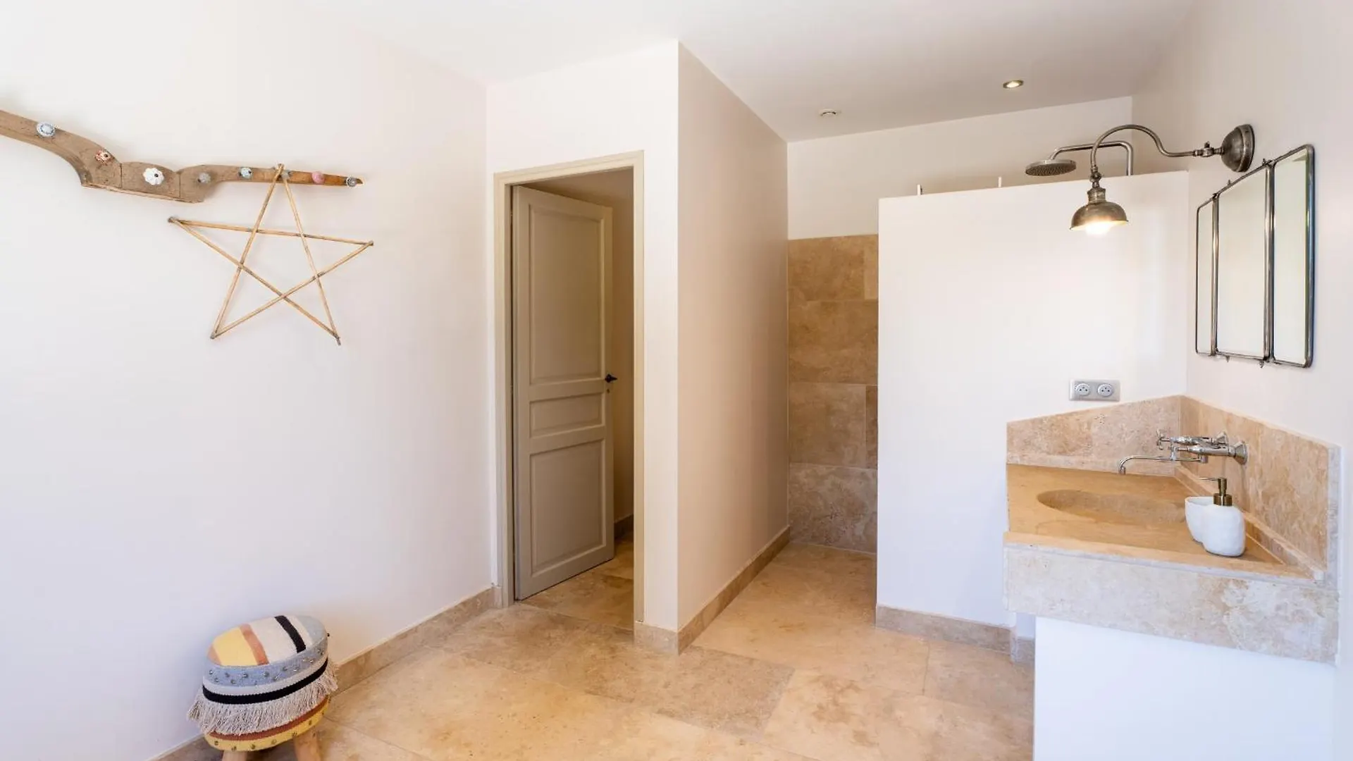 منزل الضيف Ventabren  في Domaine De La Rose Comtesse - 5 Etoiles - Exception En Provence منزل ريفي